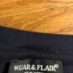 Beautiful women’s blouse size S - barely worn 💫